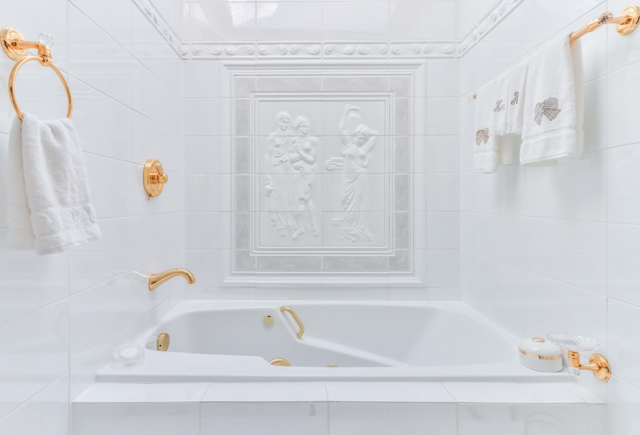 Photo Bathroom decluttering